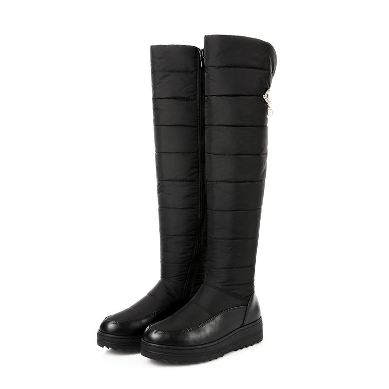 Daunen warme Plüsch hohe Schneestiefel Frauen 2024 Winterschuhe Plattform Damen Overknee-Stiefel Damenmode Pelz wasserdichte Schuhe 44 schwarz von Joom DACH
