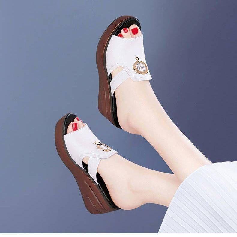 Dicker Boden Frauen Sommer Hausschuhe Outdoor Strand PU Leder Rutschen Weibliche Vintage Peep Toe Plattform Hausschuhe Sandalen 40 weiß von Joom DACH