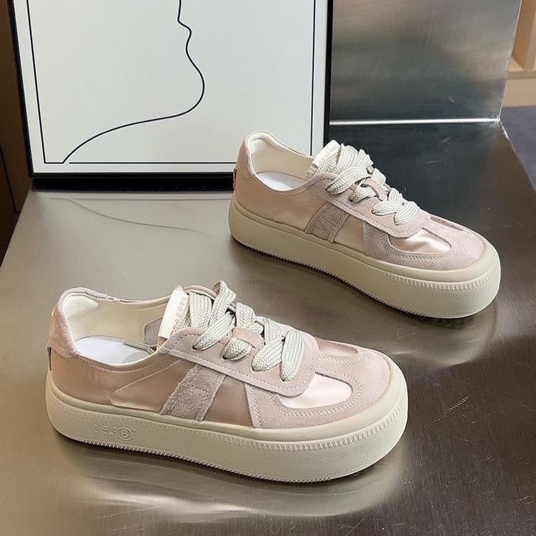 Dicksohlige Weiches Leder Satin Deutsche Trainingsschuhe Damen Neue Vielseitige Sport- und Freizeitschuhe Retro Schnürschuhe Board-Schuhe Weiße Schuhe 40 von Joom DACH