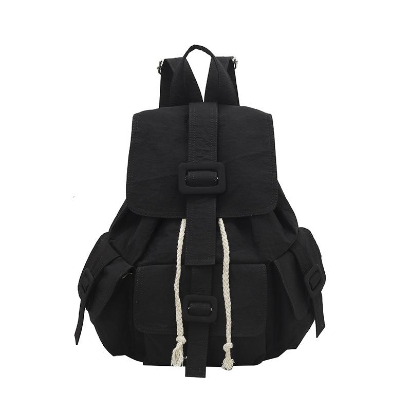 Dieser Rucksack ist ein leichter Schulranzen für Schüler, ein großvolumiger, schlichter und lässiger Pendlerrucksack für Männer und Frauen. schwarz von Joom DACH