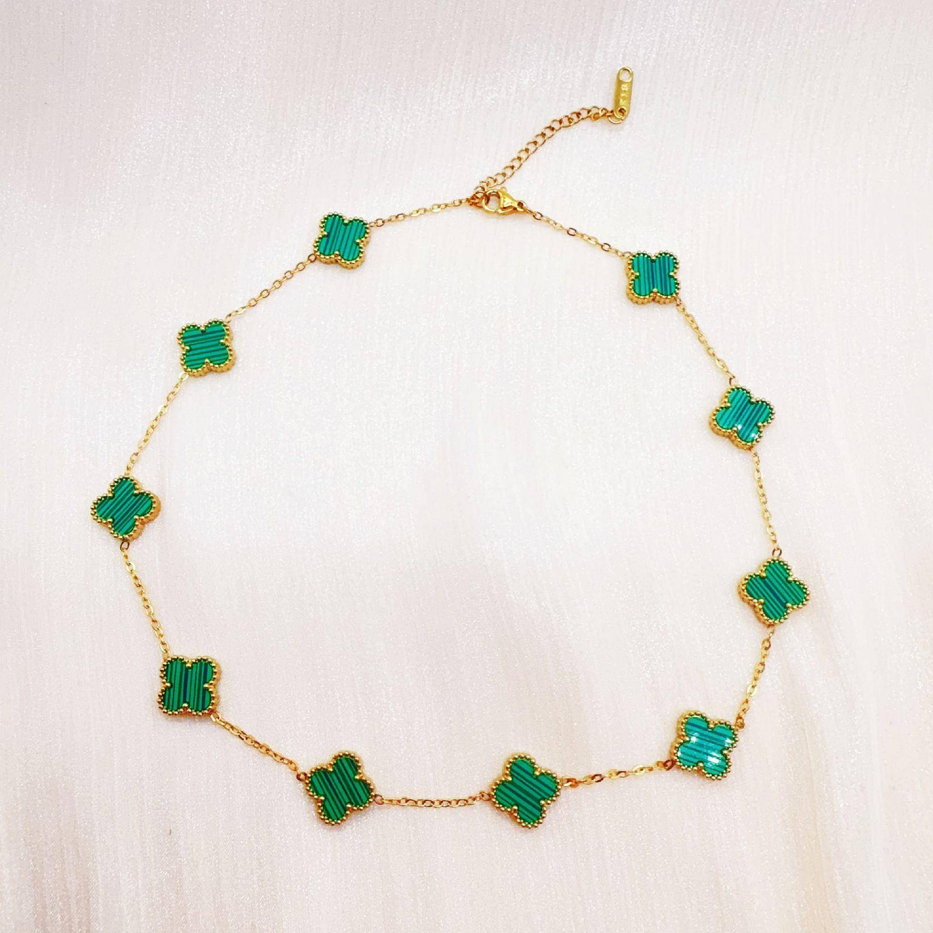 Doppelseitige Halskette aus Titanstahl mit zehn Blumen und vierblättrigem Kleeblatt für Damen, verliert nicht die Farbe, Temperament, Schlüsselbeinkette, Schmuck grün von Joom DACH