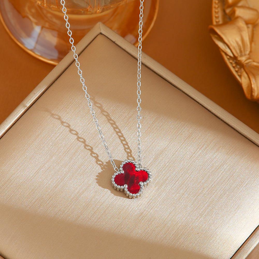 Doppelseitige Halskette mit vierblättrigem Kleeblatt in schillernder Farbe aus Titanstahl, leicht, luxuriös, für Damen, schlicht, vielseitig, Temperament, Senioren-Sinn. von Joom DACH