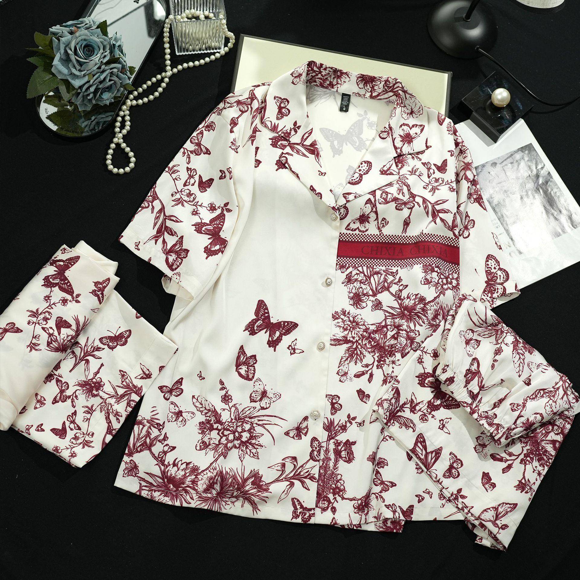 Dreiteiliger Pyjama aus Eisseide für Damen, kurzärmelig, weicher Pyjama mit rotem Schmetterlingsmuster und V-Ausschnitt im Sommerstil L elfenbein von Joom DACH