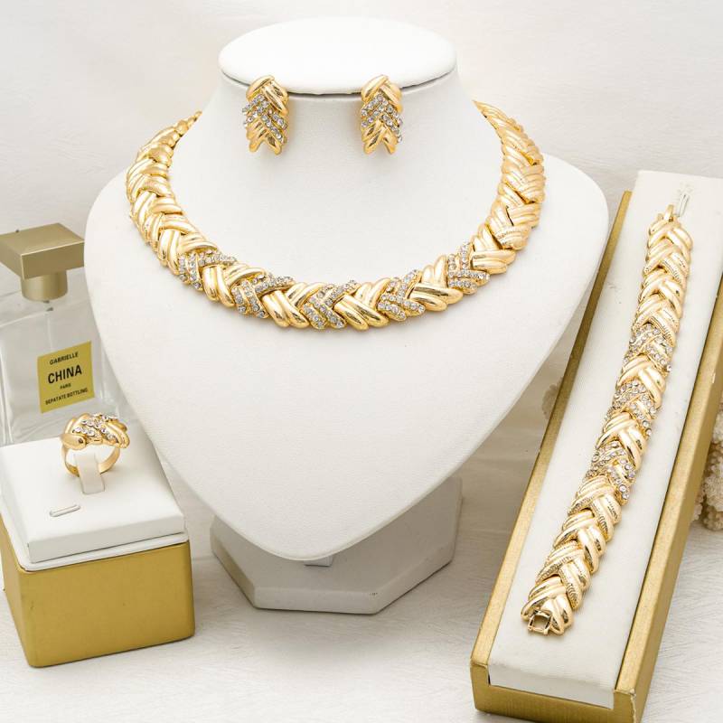 Dubai Zirkon Set für Damen 18K Vergoldet Luxus Halskette Ohrringe Armband und Ring Set Zirkon Hochzeitsparty Trend resizable&45cm von Joom DACH