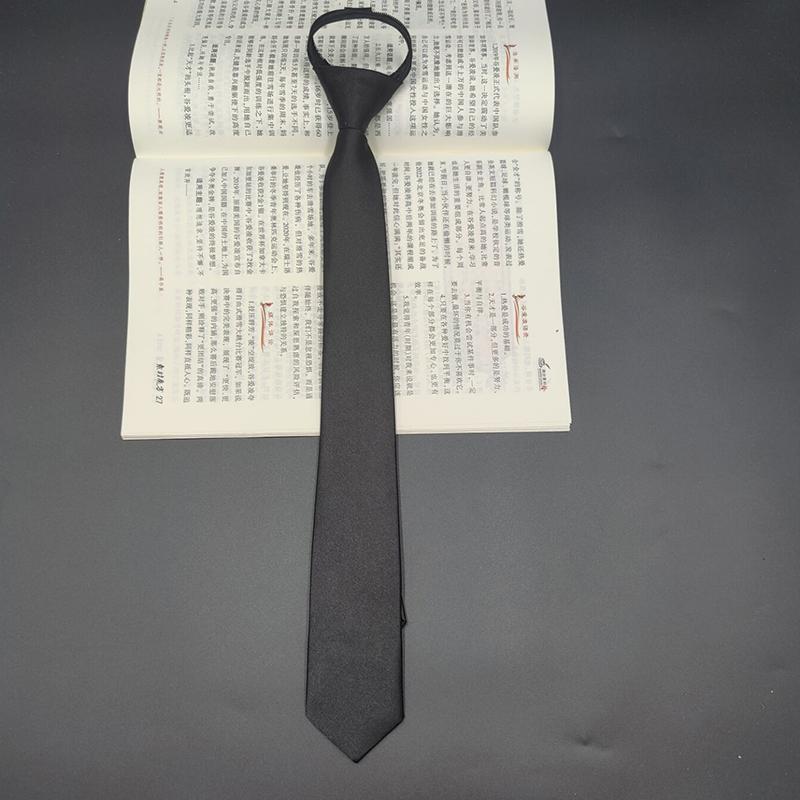 Einfarbig Glänzend 5cm Koreanischer Stil Schwarze Krawatte für Herren Lässiges Hemd Damen Modetrend Handgebunden College-Stil Dünn Schmal Zipper von Joom DACH