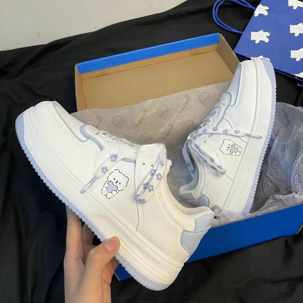 Einfarbige weiße Schuhe Frühling und Herbst Neue Damen Bär Lässige weiße Schuhe Runde Zehenpartie Flacher Boden Studenten Weiße Schuhe 40 von Joom DACH