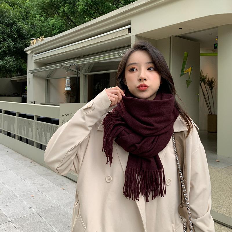 Einfarbiger Schal mit Kaschmirstruktur für Damen, neuer Winterschal mit dicker, warmer Quaste und einfarbigem Schal 2024 70x200cm von Joom DACH