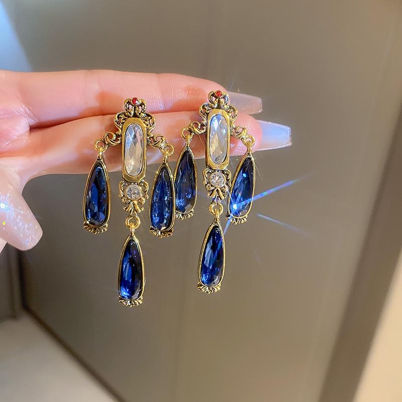 Elegante Ohrhänger im französischen Hofstil mit Strass-Tropfen in Silber für Damen von Joom DACH