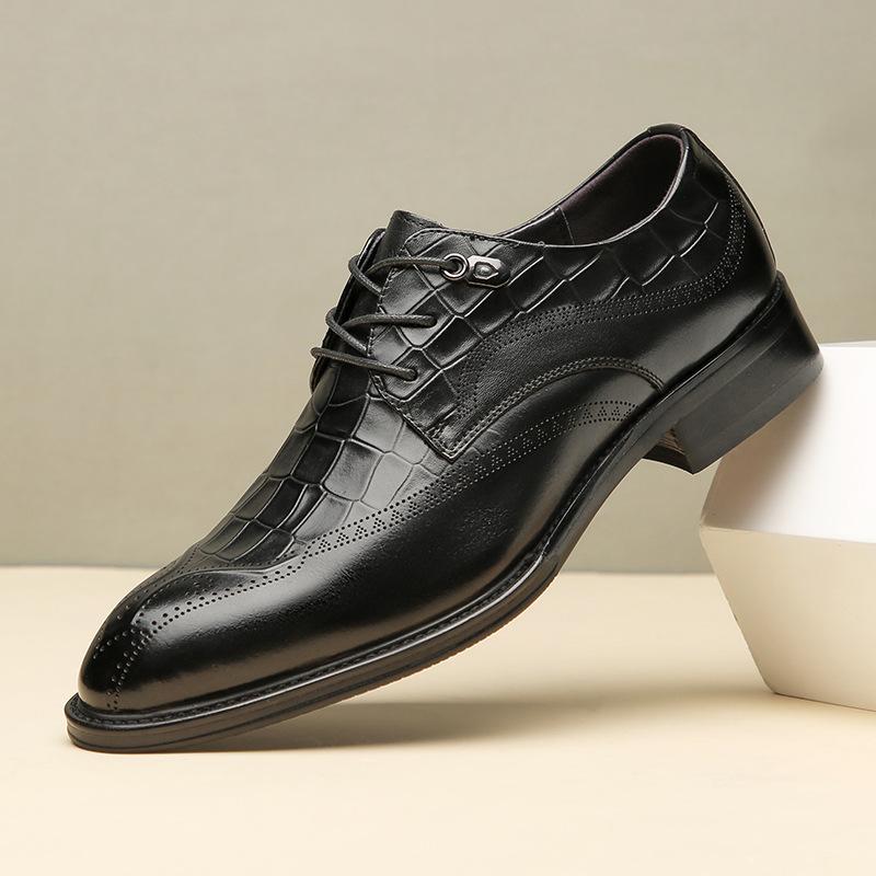 Erste Schicht Rindsleder, neue britische Echtleder-Handarbeit, geschnitzte Brogue-Lederschuhe, formelle Business-Derby-Schuhe für Herren 43 schwarz von Joom DACH