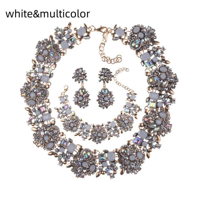 Europäische und amerikanische Mode-Legierungs-Diamant-Halskette, Ohrringe, Armband, drei modische Charm-Accessoires für Frauen-Geschenke weiß/bunt von Joom DACH