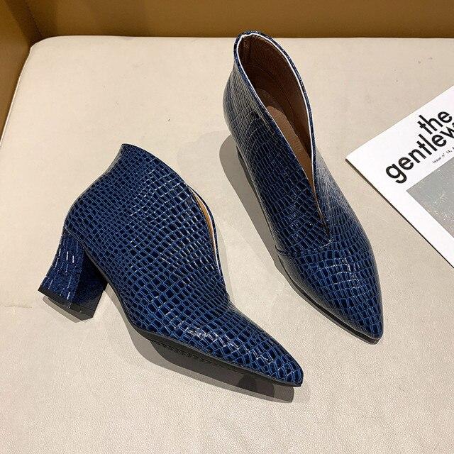 Fahsion Chelsea Boots Damen Herbst Schlangenmuster Kurze Stiefel V Ausschnitt Spitze Dicke Absatz Stiefel 36 blau von Joom DACH