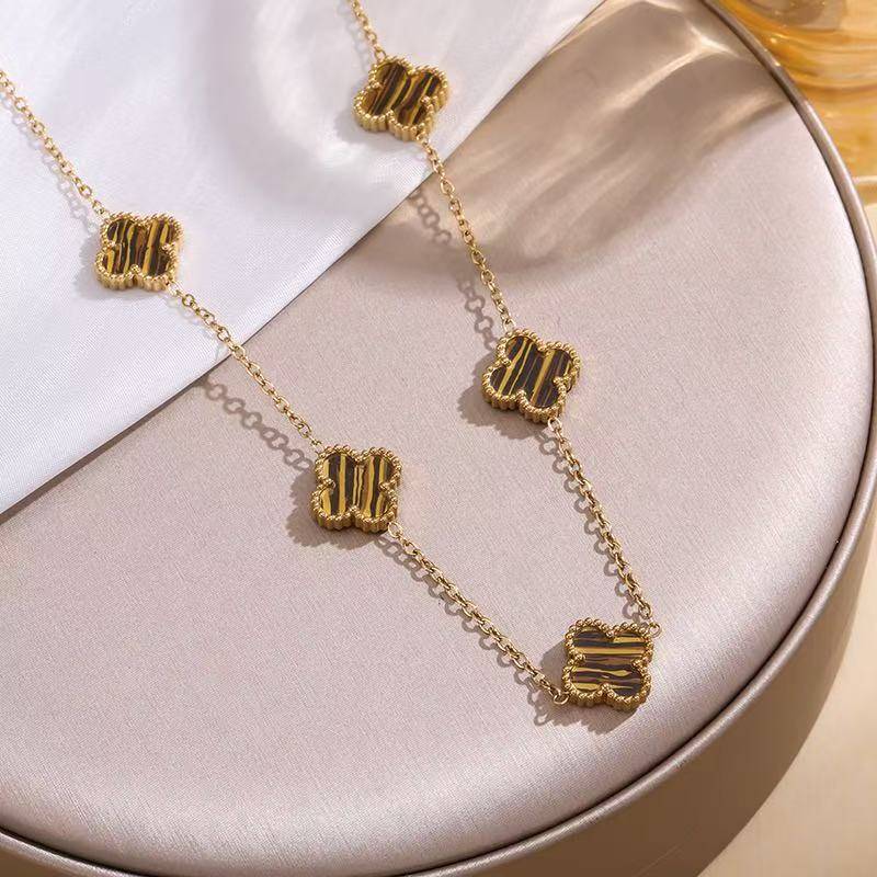 Feiner 18k Titanstahl Verliert Keine Farbe Vierblättriges Kleeblatt Doppelseitiges Perlmutt Fünf Blumen Halskette Damen Schlüsselbeinkette 18K von Joom DACH