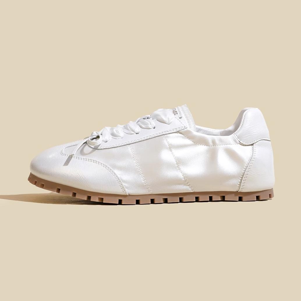 Flache Satin Silber Ballett Trainingsschuhe für Damen Frühling Neu Retro Sportlich Lässig Atmungsaktiv Cortez Damen 40 weiß von Joom DACH