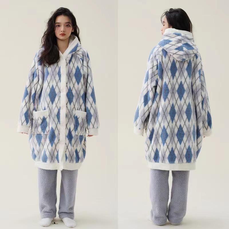 Flanell Bedruckter Pyjama Set Herbst Winter Korallenplüsch Langer Cardigan Nachthemd Hose Morgenmantel Damen Nachtwäsche Damen Homewear XL von Joom DACH