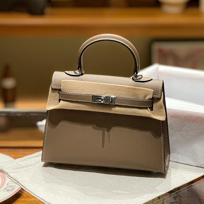 Fortschrittliche Tasche mit silberner Schnalle der zweiten Generation für Frauen, neues Modell, Handtasche aus Rindsleder mit Palmenmuster, Schultertasche, Umhängetasche, trendig 25x 19x 10cm+with gift box amethyst von Joom DACH