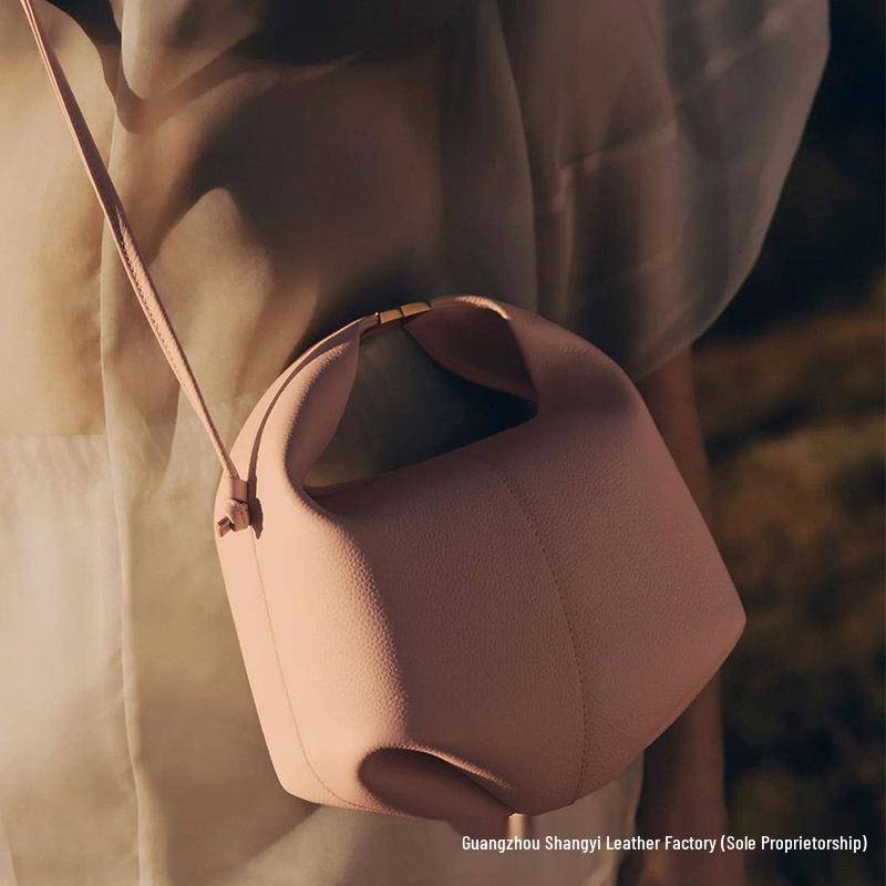 Französische POEIVE Nischenmarke Damen Luxus Rindsleder Schulter- & Umhängekette Lunchbox-Tasche von Joom DACH