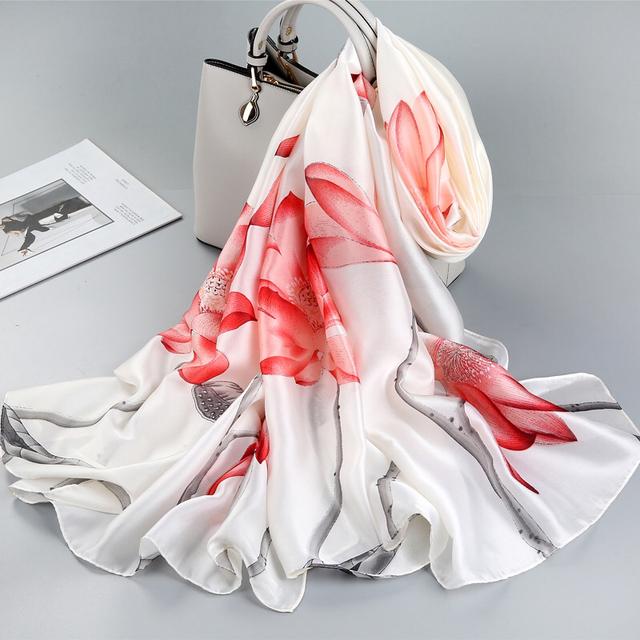 Frauen Seide Winter Schal Luxus Design Druck Dame Strand Schal Schals Mode Glatte Foulard Weibliche Hijab von Joom DACH