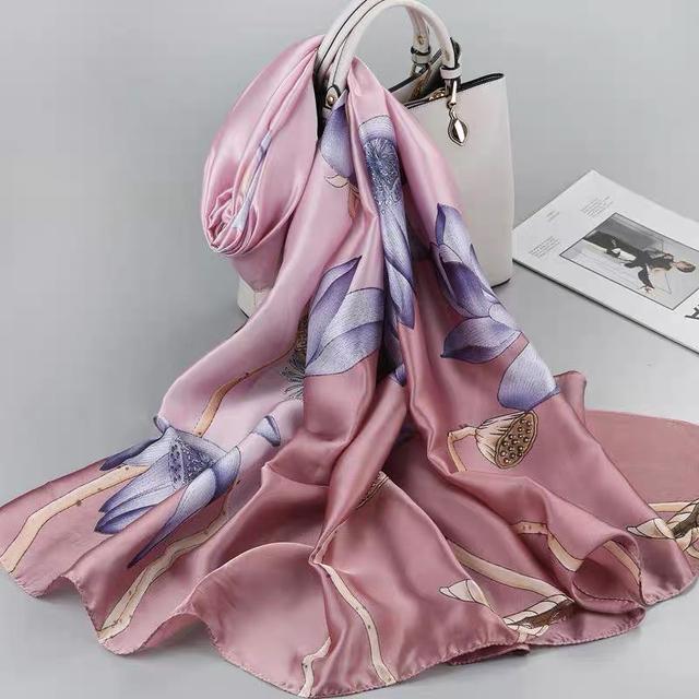 Frauen Seide Winter Schal Luxus Design Druck Dame Strand Schal Schals Mode Glatte Foulard Weibliche Hijab von Joom DACH