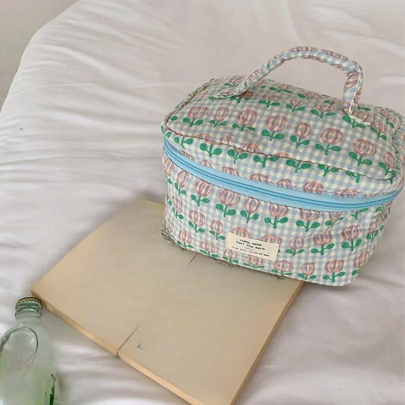 Frische und schöne Make-up-Tasche im Gartenstil aus Baumwolle mit großer Kapazität, tragbare Aufbewahrungstasche, Kulturbeutel für Damen grün von Joom DACH