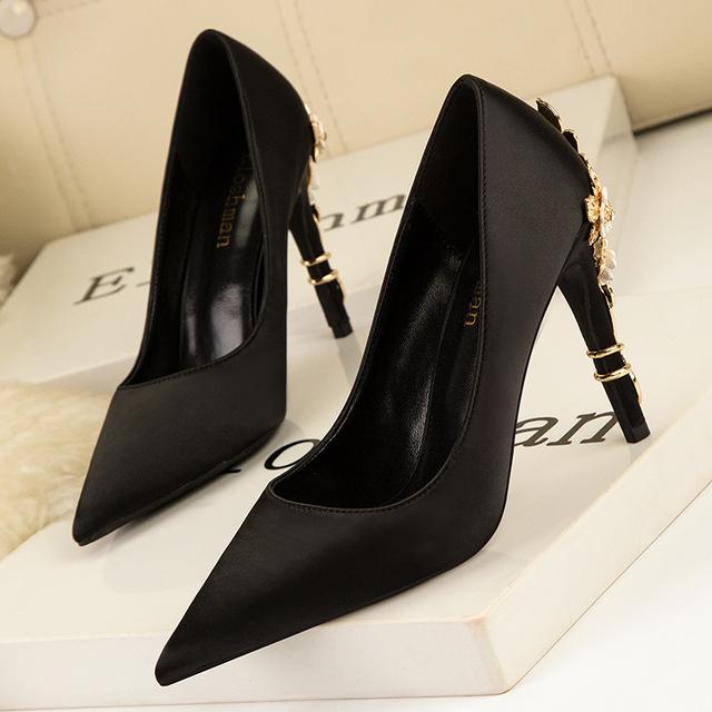 Frühling Frauen Designer Weiß Blau Blume Heels Satin Pumps 10cm High Heels Braut Pumps Party Kleid Hochzeit Schuhe Plus Größe 4 schwarz von Joom DACH