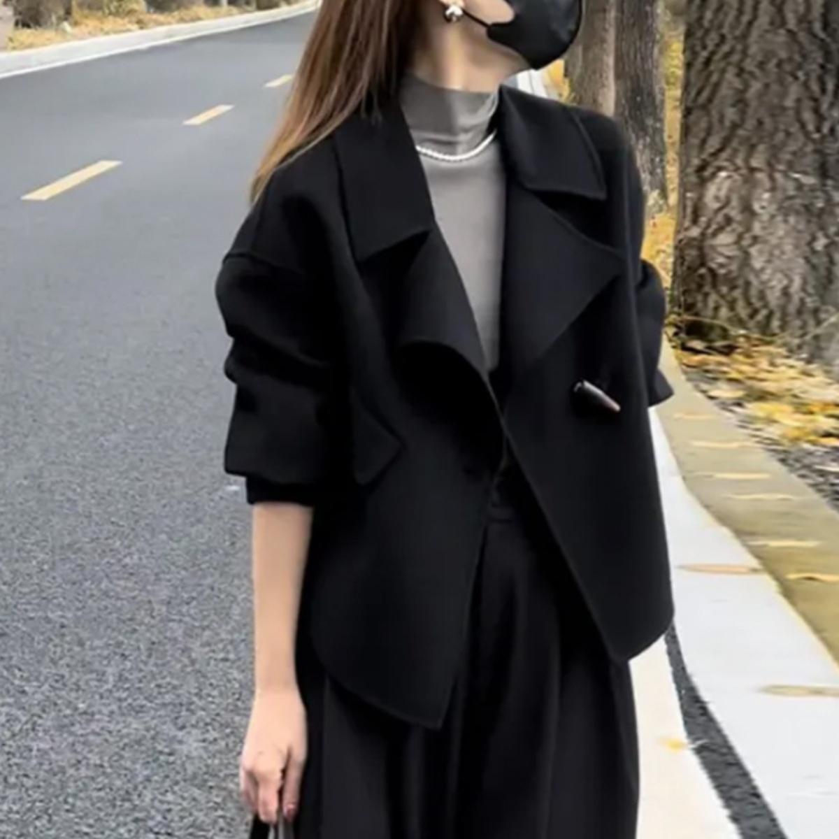 Frühling Maillard Stil Kurze Damen Jacke Anzug Kragen Horn Knopf Top 2XL schwarz von Joom DACH