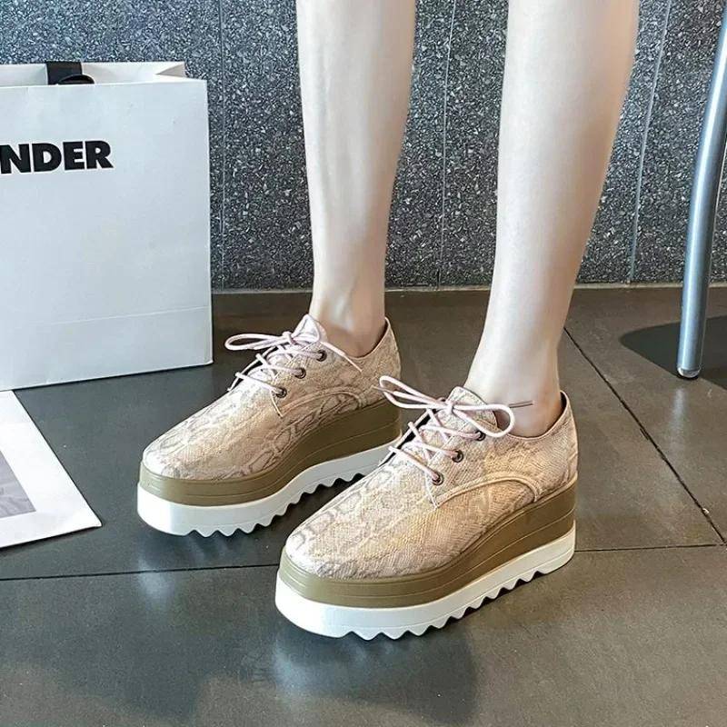 Frühling Neue Damen Flache Plateau Schuhe Slipper Mokassins Damen Freizeitschuhe Frau Dicke Sohle Brogue Creepers Sneakers 39 khaki von Joom DACH