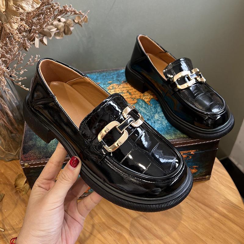 Frühling Neue Leder Britischen Stil Kleine Leder Schuhe frauen Schuhe Alle-spiel Loafers Schwarz Flache Schuhe 40 schwarz von Joom DACH