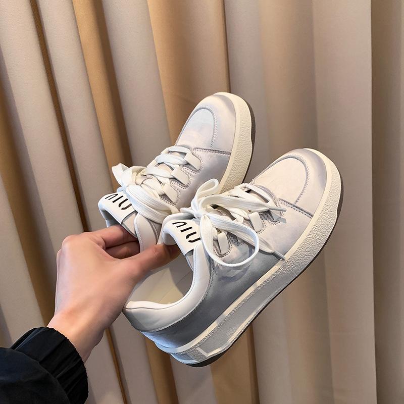 Frühling Neue Plateauhöhe Erhöhende Freizeit Sport All-Match Brot Weiße Schuhe für Damen 40 von Joom DACH