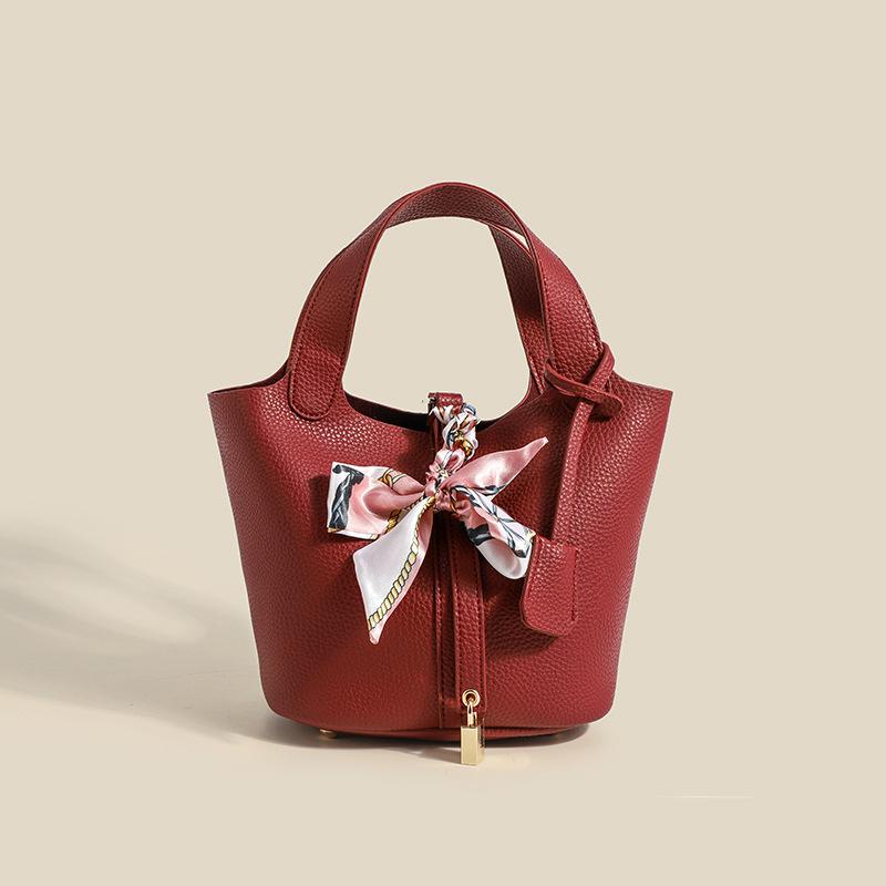 Frühling Neue Trendige Damen Tasche Pendeln Mode Handtasche Tasche Einfarbig Gemüsekorb Tasche Schal Anhänger Handtasche Tasche von Joom DACH