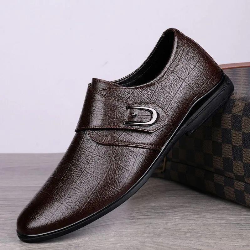 Frühling und Herbst Business Casual Lederschuhe Herren Leichte verschleißfeste Slip-On-Schuhe Formelle Hochzeitslederschuhe 39 braun Frühling und Herbst Business Casual Lederschuhe Herren Leichte verschleißfeste Slip-On-Schuhe Formelle Hochzeitslederschuhe 39 braun von Joom DACH