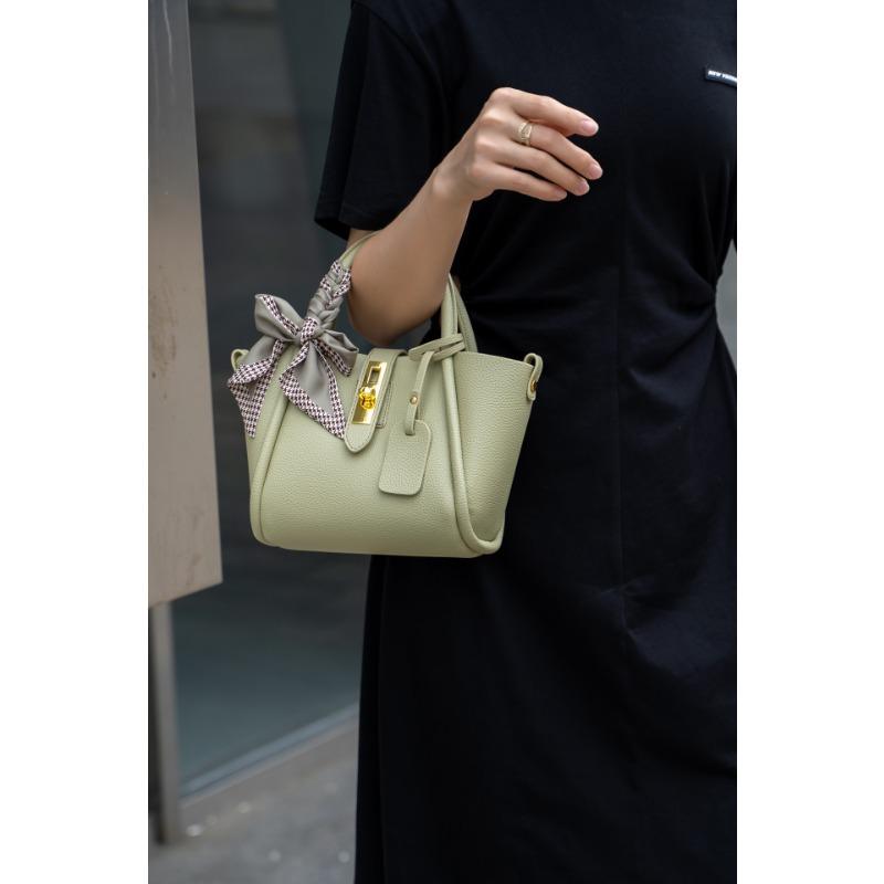 Frühlings- und Sommer-Leder-Gemüsekorb Hand-Eimer-Tasche Damen Leder-Umhängetasche Schulter Damen-Tasche Schal von Joom DACH