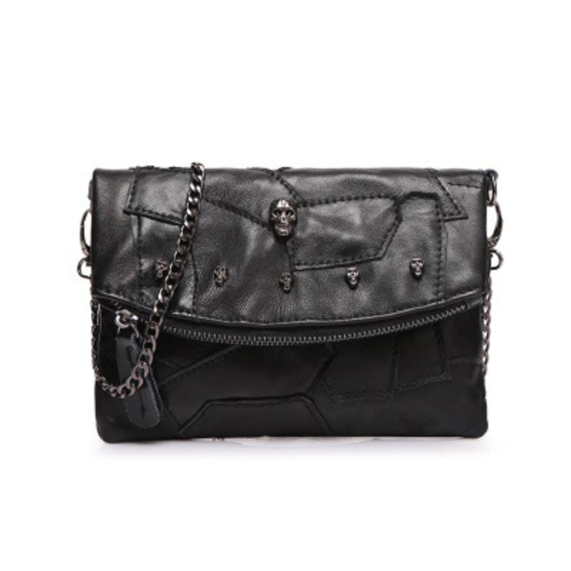 Frühlingsleder Tasche Einzelne Schulter Umhängetasche Mode Patchwork Farbkontrast Kette Mini Clutch für Damen schwarz von Joom DACH