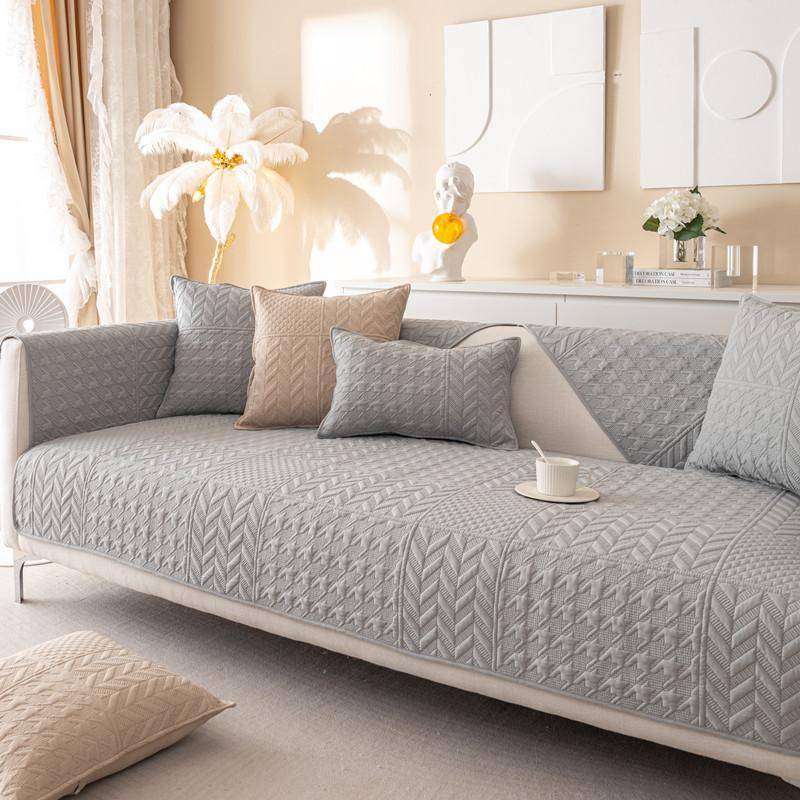 Ganzjahres-Sofa-Kissen aus gebürstetem Stoff, gesteppt, bestickt, modern, schlicht, rutschfestes Sofa-Kissen-Handtuch 70*70cm von Joom DACH