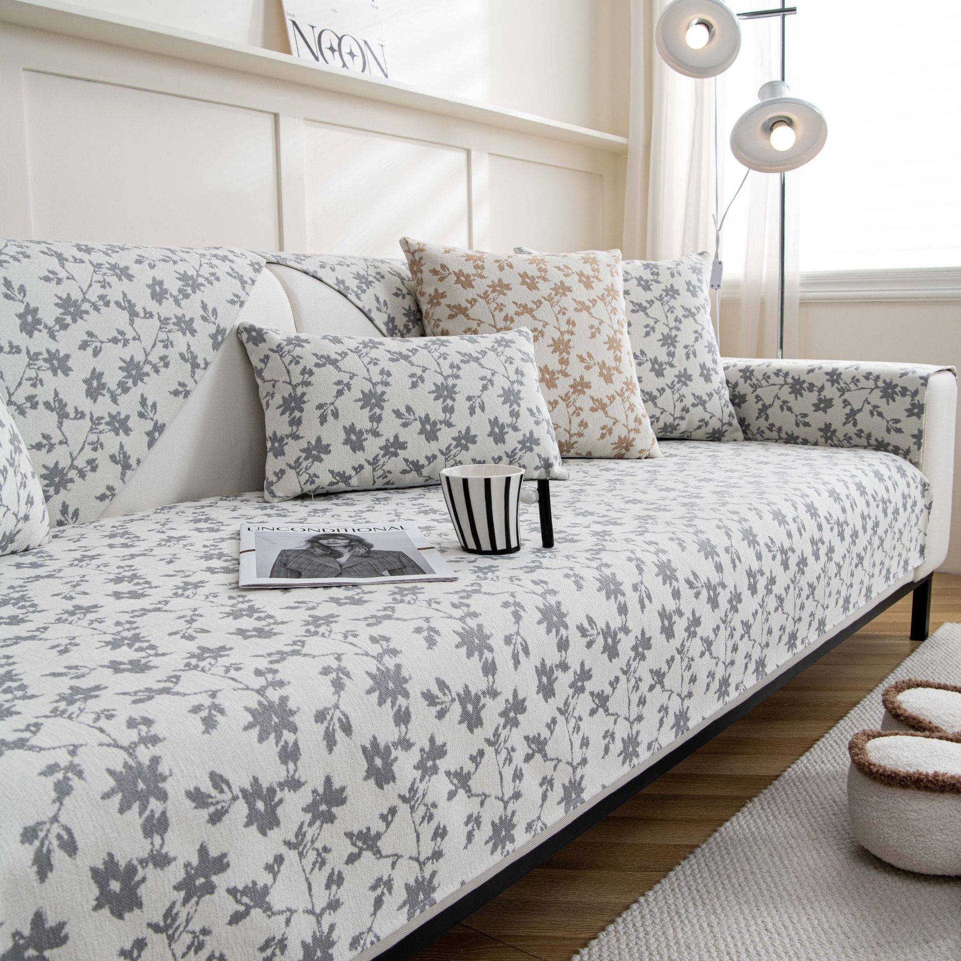 Gardenie Jacquard Sofakissen für Wohnzimmer Nordische Sofabezug Chenille Rutschfester Couchbezug Sofa Handtuch Heimschutz 70x70cm 1pcs von Joom DACH