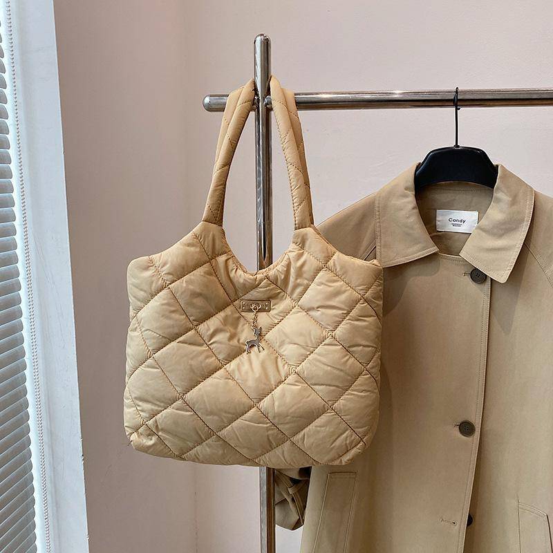 Gepolsterte Hobo-Handtasche für Damen, lässige Umhängetasche, Rautensteppung, gepolsterte Schultertasche, lässige Reisetasche 38x10x24cm khaki von Joom DACH