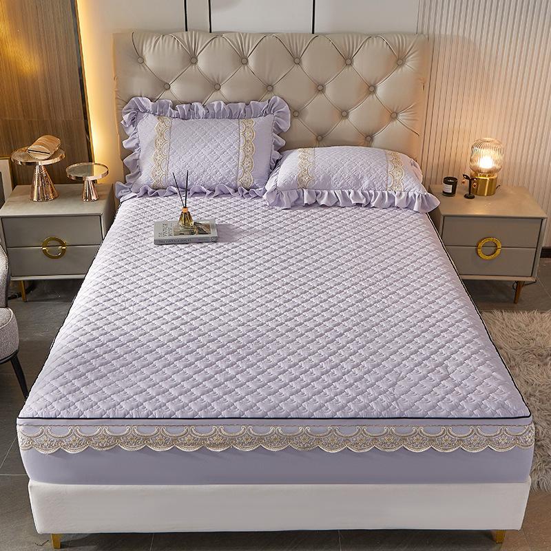 Gestepptes Spannbettlaken, dreiteilig, mit Baumwolle gepolstert, rutschfest, Matratzenschutzbezug, schmutzabweisender Bezug 150cmx200cm 1pcs von Joom DACH