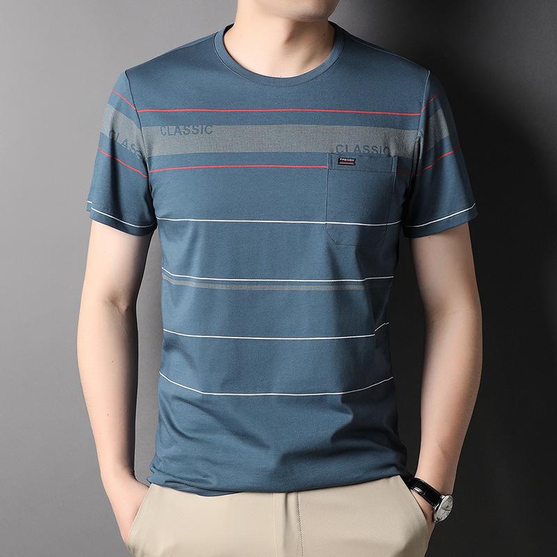 Gestreiftes, lockeres, kurzärmliges T-Shirt für den Sommer für Herren, dünne Herrenbekleidung mittleren Alters mit Taschen 3XL von Joom DACH
