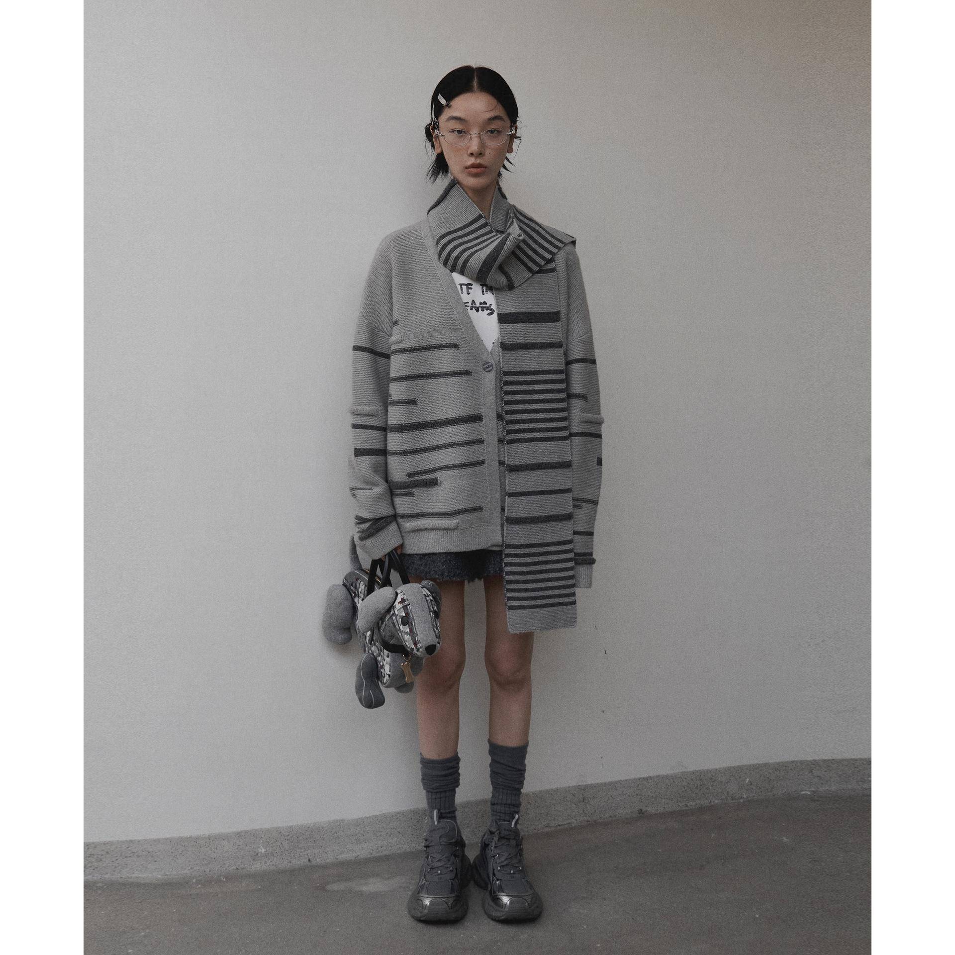 Gestrickte Damen-Strickjacke mit Schal im lässigen Stil für den Winter, gestreifter Pullover aus arktischem Samt one size fits all von Joom DACH