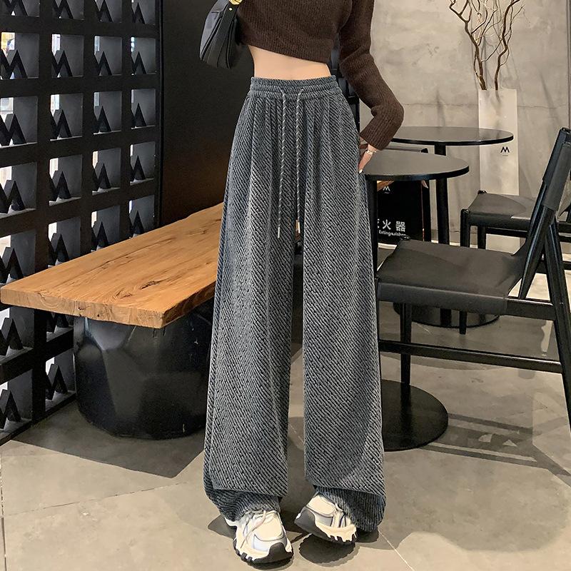 Glänzende Seiden-Chenille Weitbeinige Hose für Damen Im Herbst und Winter Neue Gestrickte Drapierte Bodenlange Hose Lässige Samt Straight Leg Hose 2XL von Joom DACH