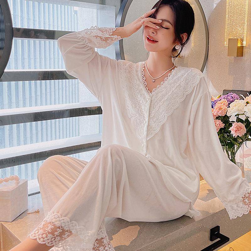 Goldener Samt-Pyjama für Damen, dünner, langärmeliger Pyjama mit Spitzenbedruckung für Damen, Frühling und Herbst, süßer Homewear-Pyjama 2XL weiß von Joom DACH