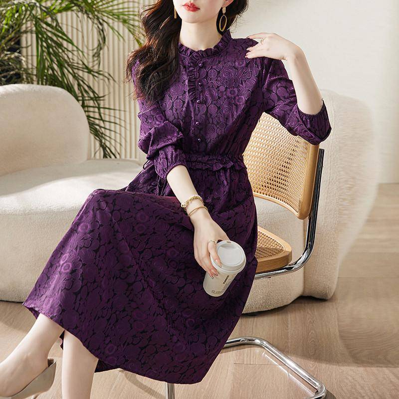 Großes lila Kleid mit Frühlingsblumenmuster für Damen mit großem, taillenbetontem Schnürrock für Damen 5XL von Joom DACH