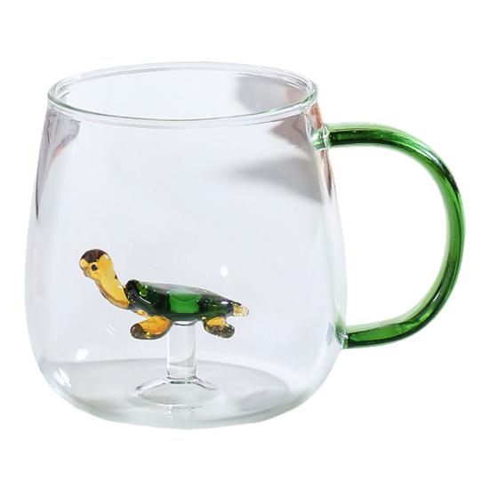 Handgefertigtes Glas Tier Pflanzenform Transparentes Wasserglas Niedliches Kaffee Milch Trinkglas mit buntem Henkel Tortoise von Joom DACH