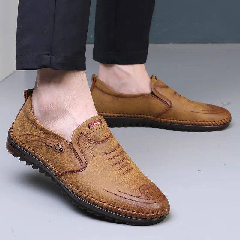 Handgemachte Lederschuhe Herren Casual Sneakers Comfort Design Herrenschuh Business Leder Loafer Herrenschuhe Mokassins Werkzeugschuh 42 von Joom DACH