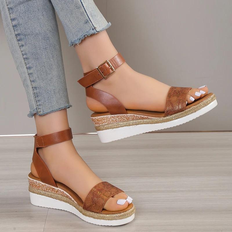 Heißer Verkauf Damen Schuhe Schnallenriemen Damen Sandalen Mode Peeptoe Freizeit Sandalen Damen Sommer Übergröße Keilsandalen 43 braun von Joom DACH