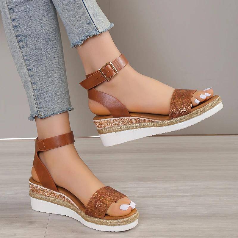 Heißer Verkauf Damen Schuhe Schnallenriemen Damen Sandalen Mode Peeptoe Freizeit Sandalen Damen Sommer Übergröße Keilsandalen 43 braun von Joom DACH