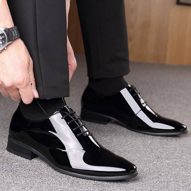 Herbst Neue Herren Business Kleid Spitzschuh Lackleder Schuhe Jugend Allgleiches Schnüren Große Größe Herrenschuhe Bräutigam Hochzeitsschuhe 45 schwarz von Joom DACH