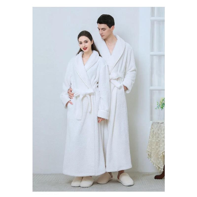 Herbst Winter Damen Nachthemd Warm Korallen Samt Lange Stil Europäischen Amerikanischen frauen Flanell Bademantel Plus-unten Verdickung M weiß von Joom DACH