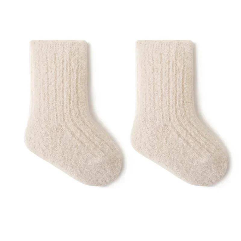 Herbst Winter Neue Babysocken Verdicken Samt Frottee Neugeborener Junge Mädchen Warme Strümpfe Einfarbig Gestrickt Säugling Kinder Mittelrohrsocken L beige von Joom DACH