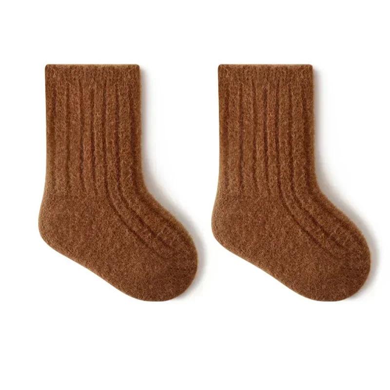 Herbst Winter Neue Babysocken Verdicken Samt Frottee Neugeborener Junge Mädchen Warme Strümpfe Einfarbig Gestrickt Säugling Kinder Mittelrohrsocken M himbeere von Joom DACH