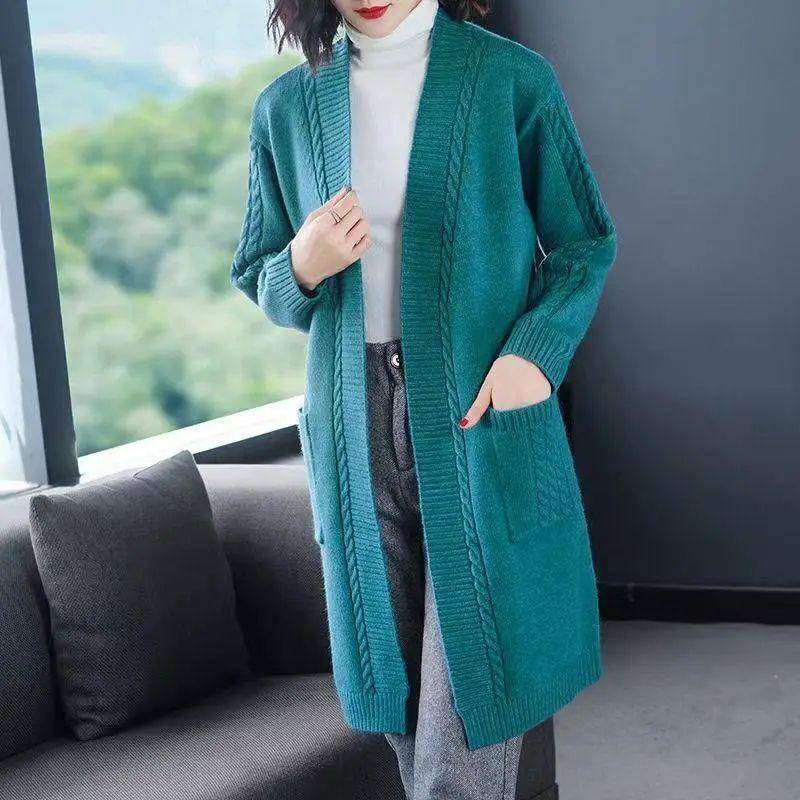 Herbst und Winter Einfarbig V-Ausschnitt Mittellang Gestrickte Strickjacke Damen Koreanischer Stil Western-Mode Allround Einfache Jacke Oberteil XXXL grün von Joom DACH